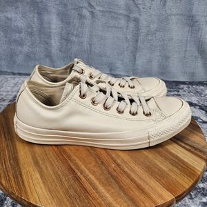 Converse Chuck Taylor All Star Low Top Women's Size 7 Leather Shoes Beige Tan